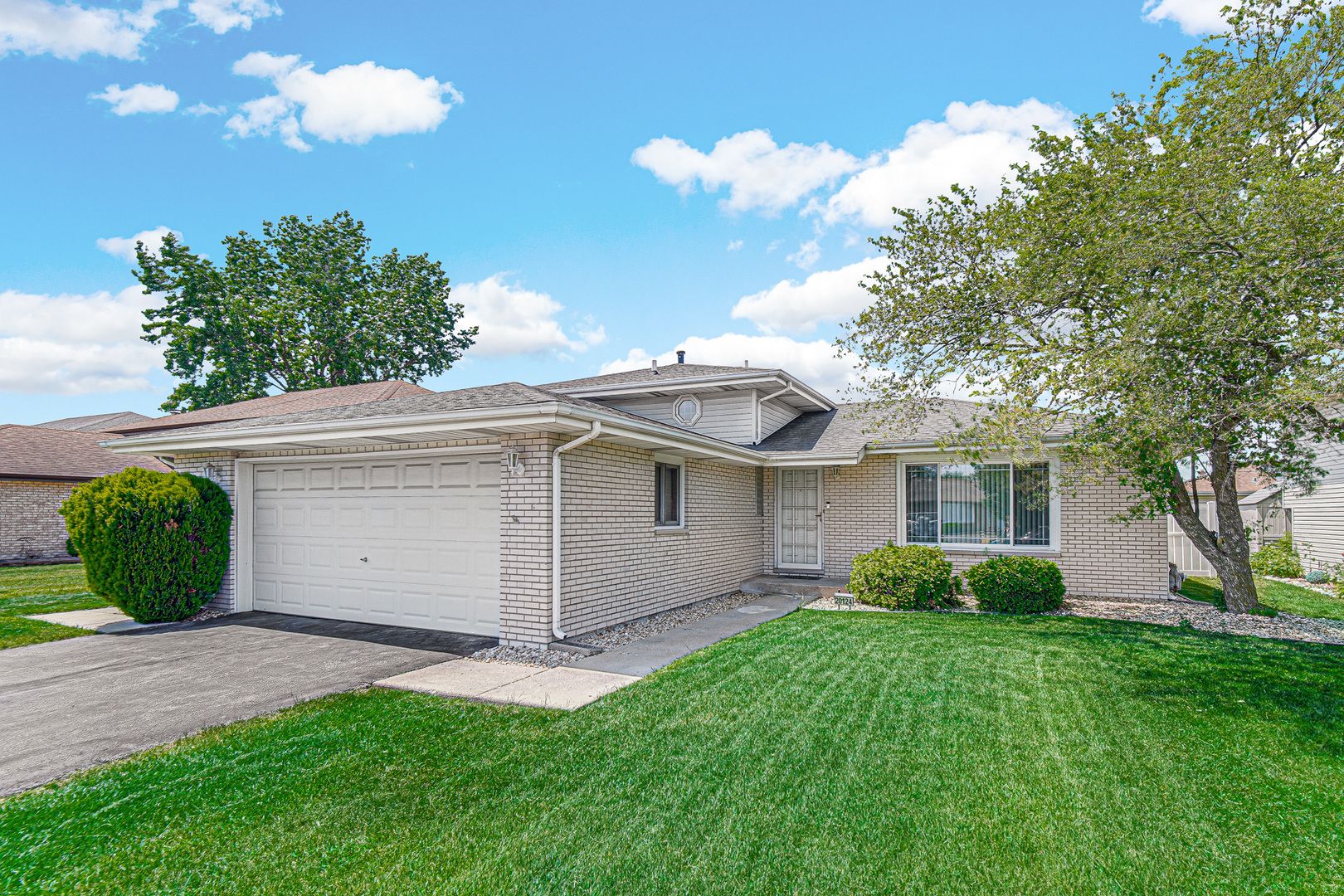 20124 Dolphin Avenue — Lynwood, IL 60411