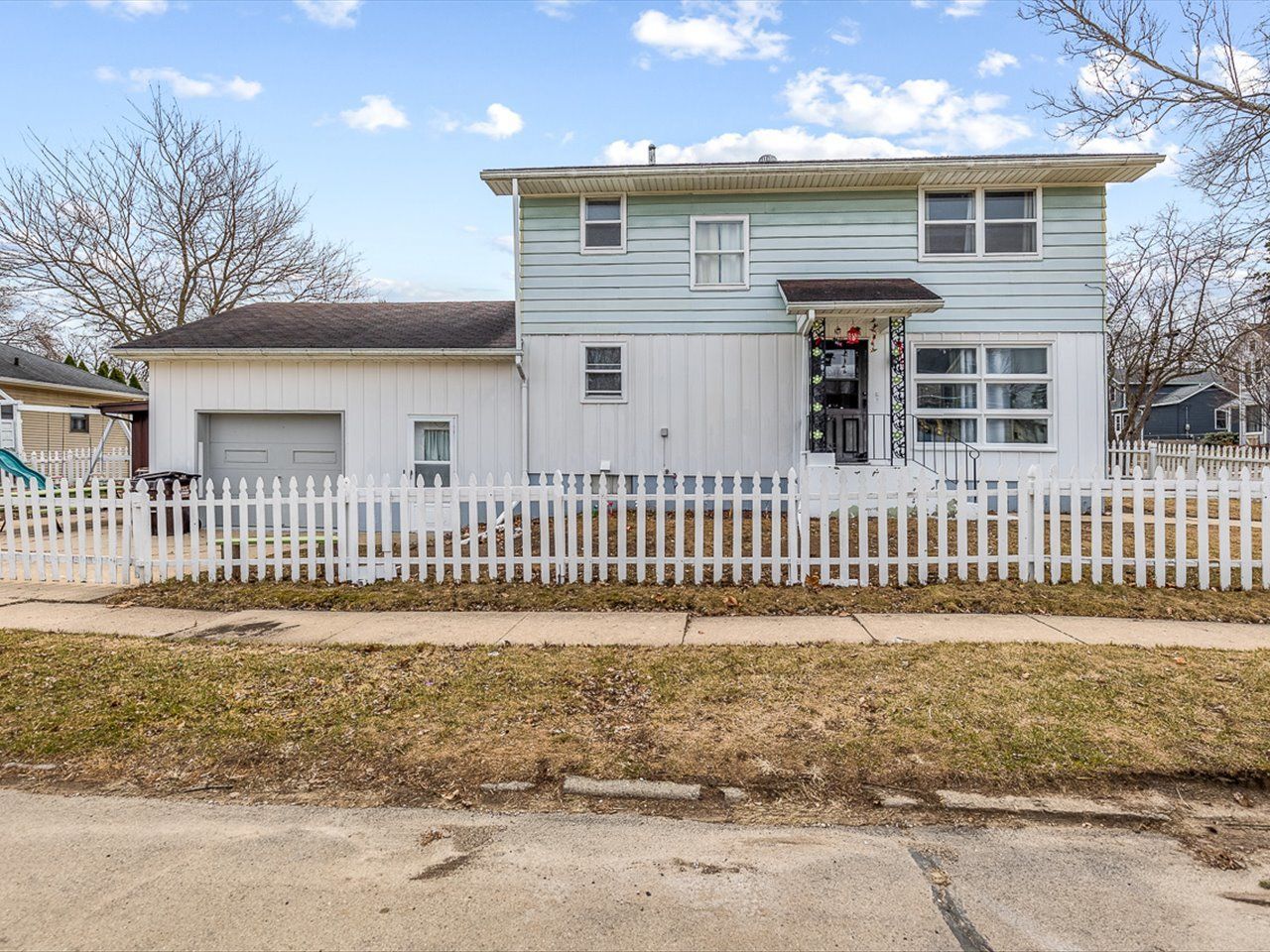 317 N Grove Avenue — Freeport, IL 61032