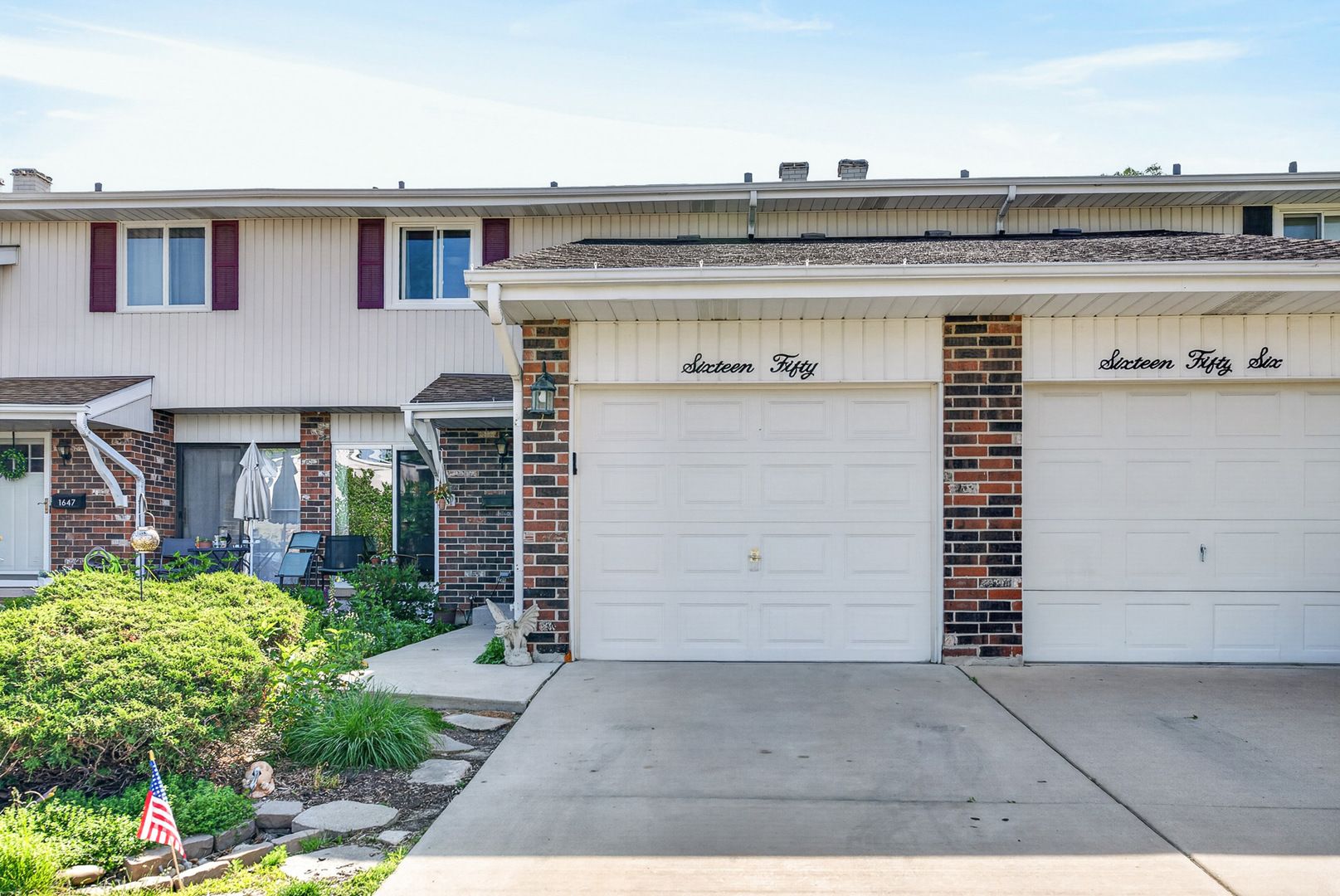 1650 Castbourne Court — Wheaton, IL 60189