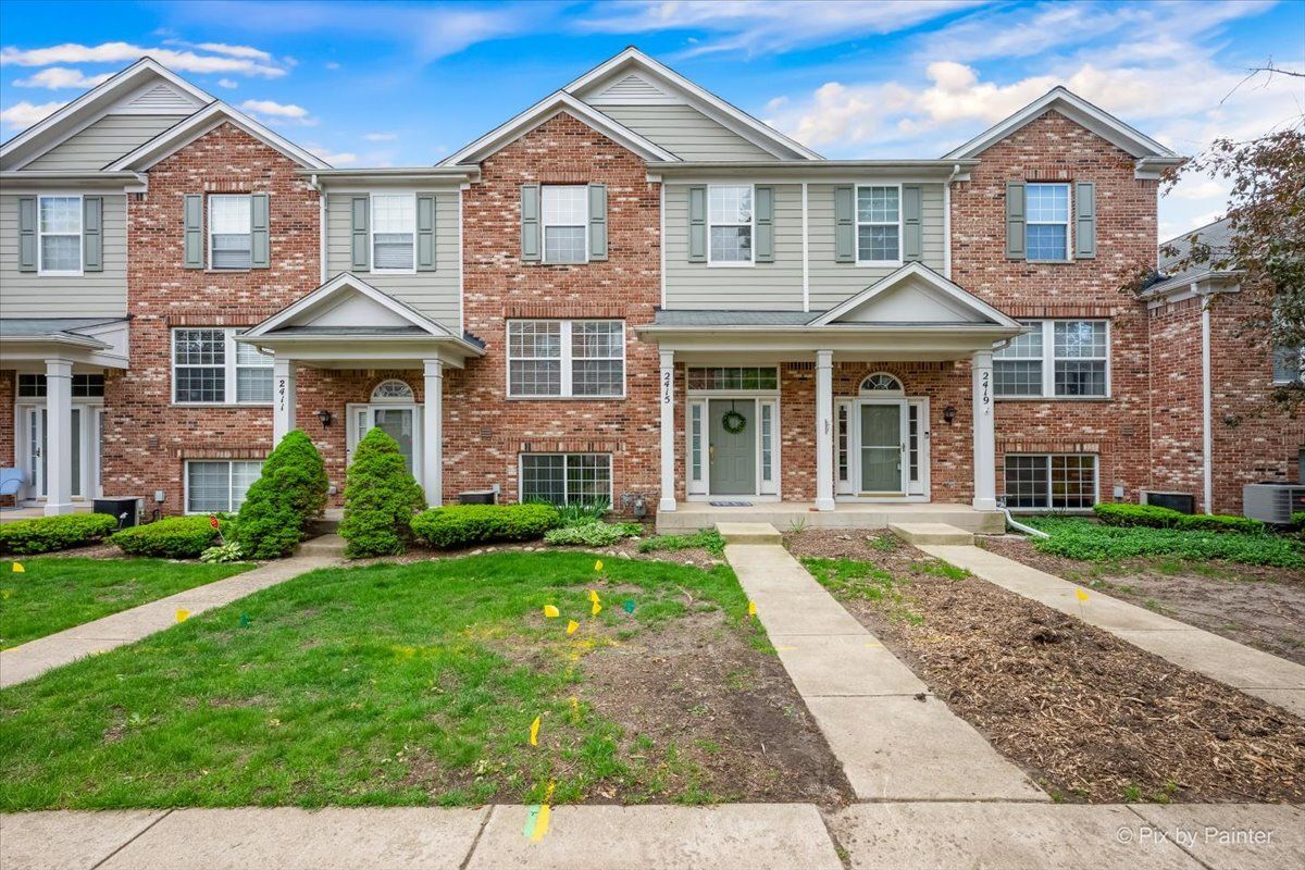 2415 Emily Lane — Elgin, IL 60124