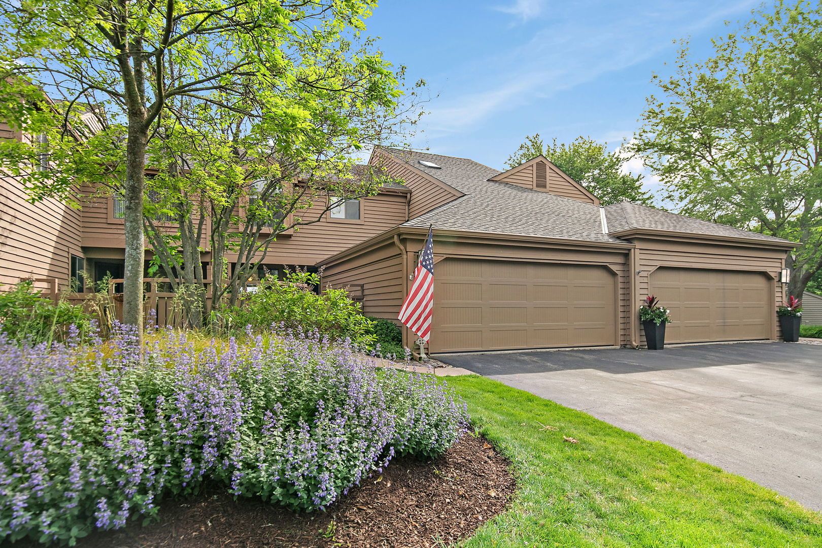 2360 Oak Hill Road — Lake Barrington, IL 60010