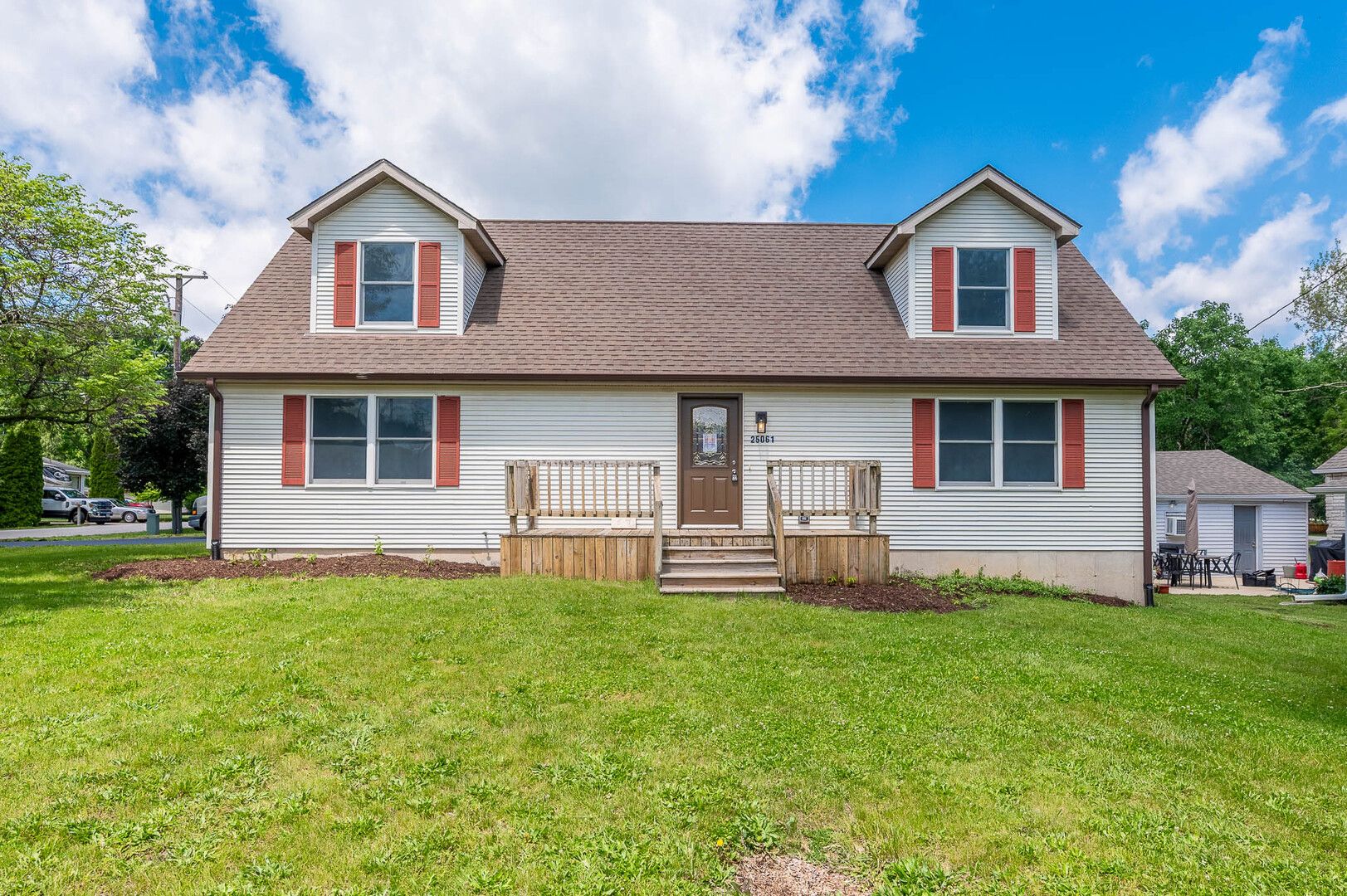 25061 S Canal Street — Channahon, IL 60410