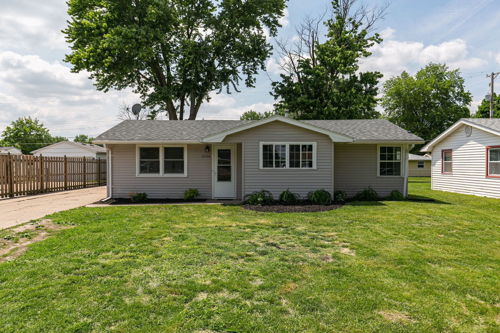 2306 9th Street — Silvis, IL 61282