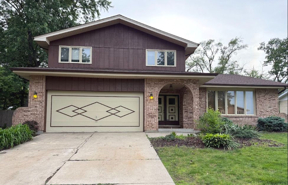 10158 S 87th Court — Palos Hills, IL 60465