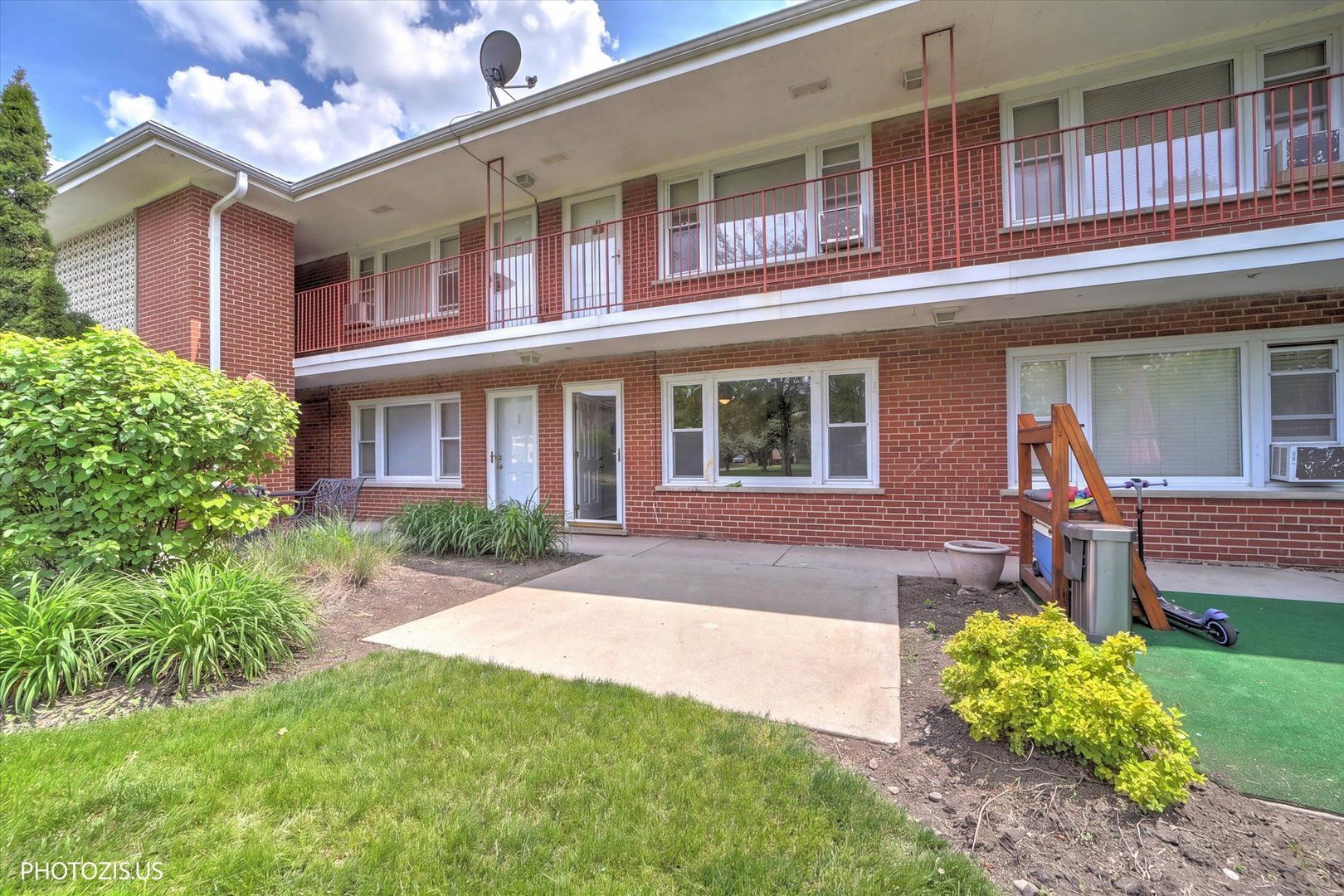 1111 Holiday Lane #3 — Des Plaines, IL 60016