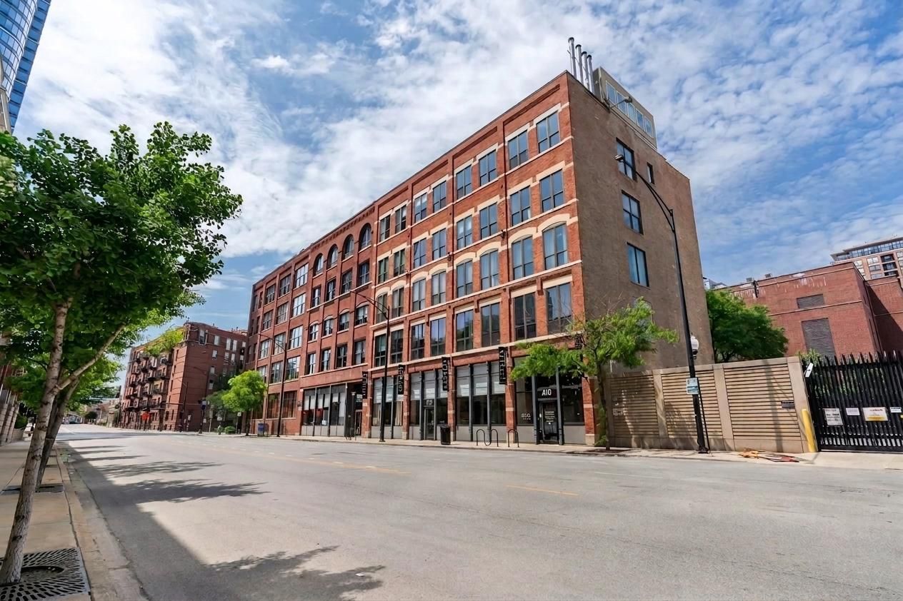 420 W Grand Avenue #5D — Chicago, IL 60654