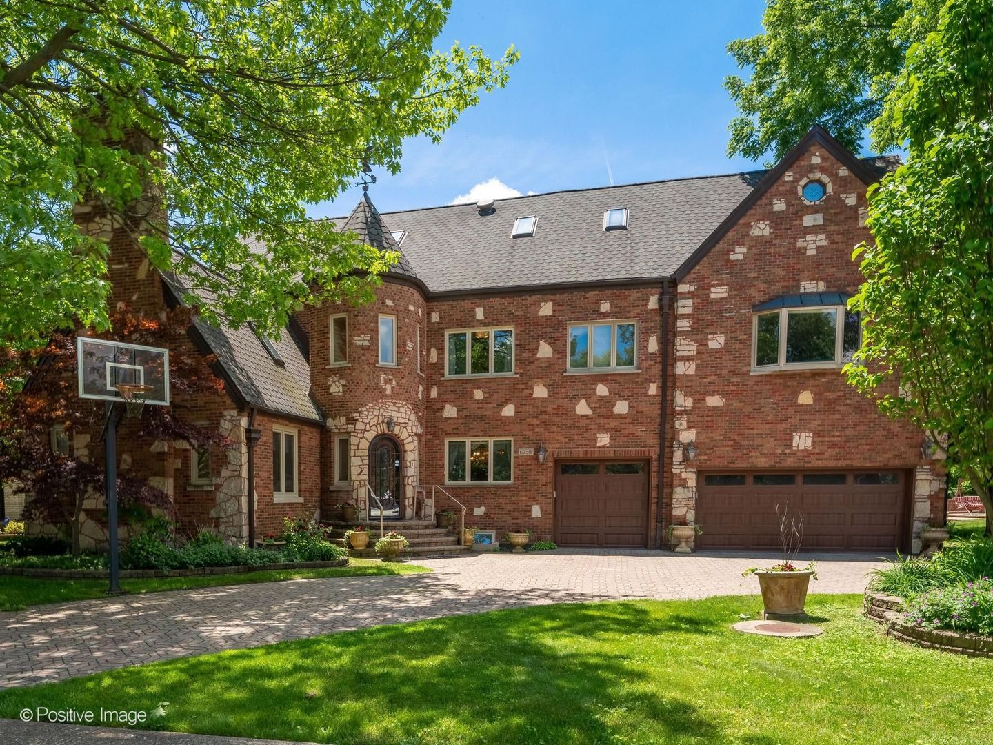 6738 N Sauganash Avenue — Lincolnwood, IL 60712
