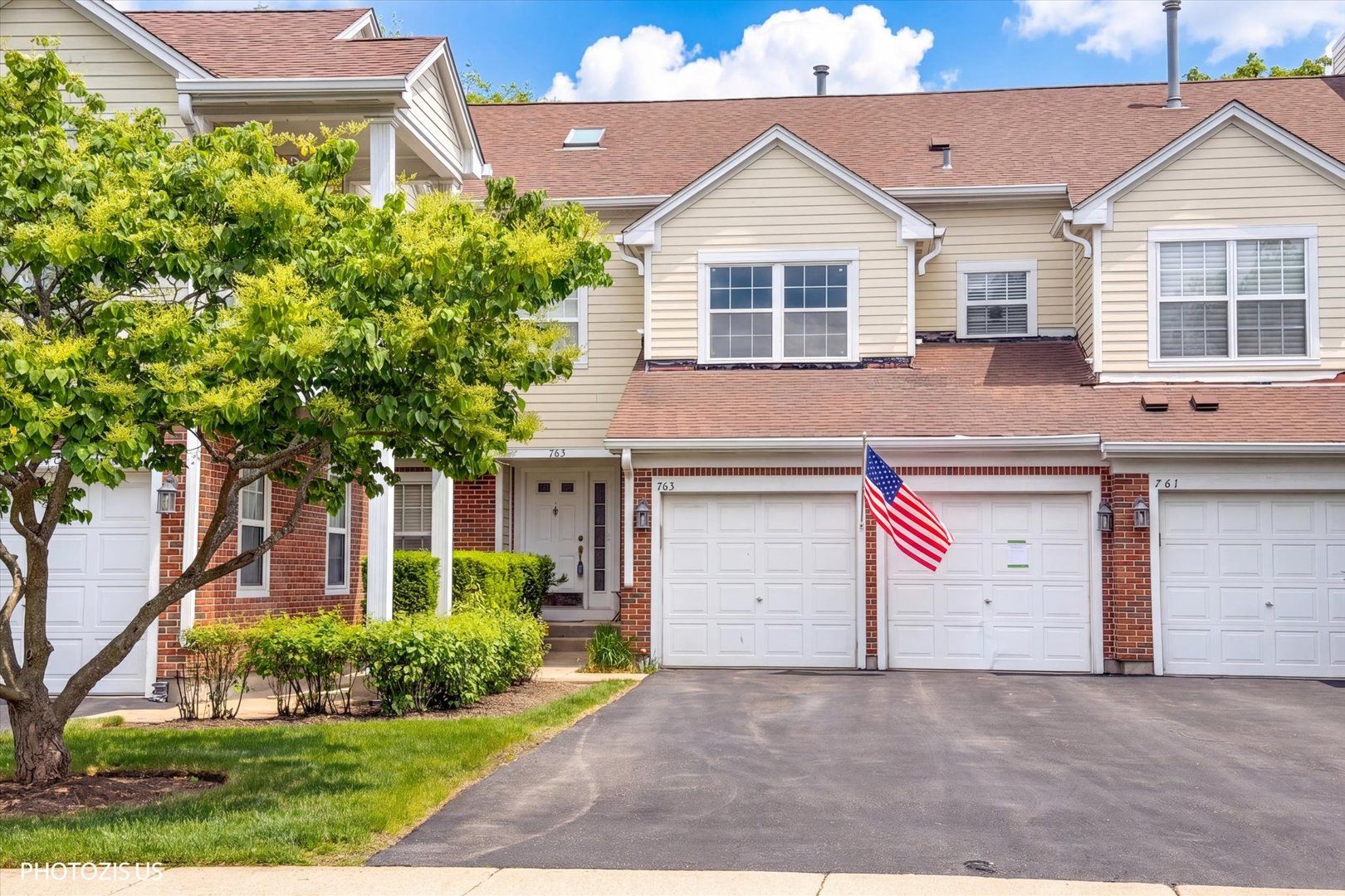 763 Grosse Pointe Circle — Vernon Hills, IL 60061