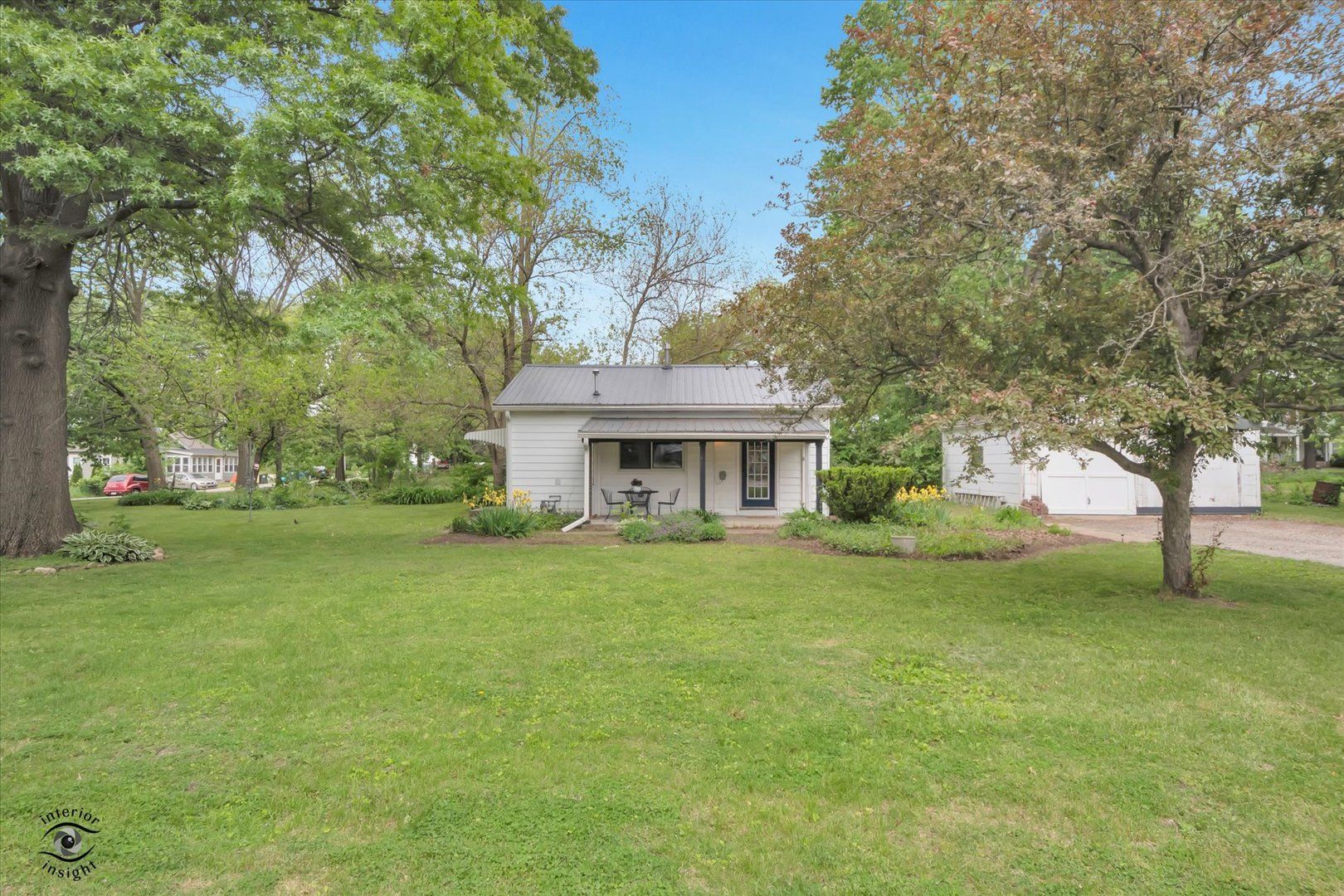 32 Cross Street — Bristol, IL 60512
