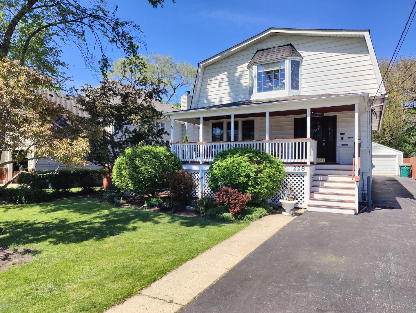 228 W Grove Street — Lombard, IL 60148