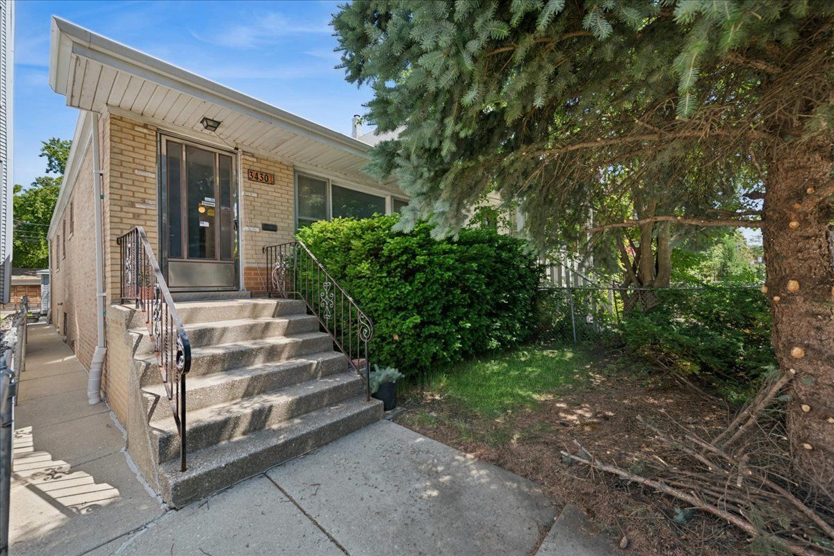 3430 W Drummond Place — Chicago, IL 60647