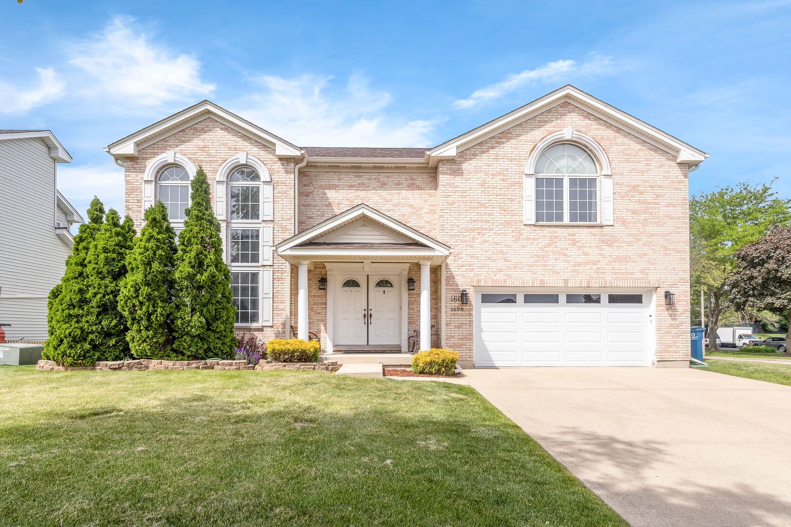 1609 Percy Lane — Itasca, IL 60143