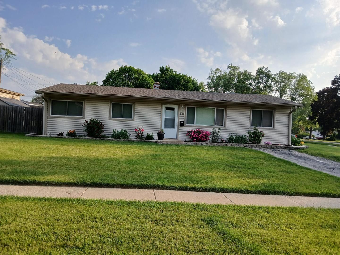 18468 W Meadow Lane — Gurnee, IL 60031
