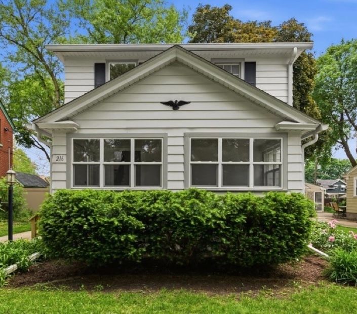 216 S Commonwealth Avenue — Aurora, IL 60506