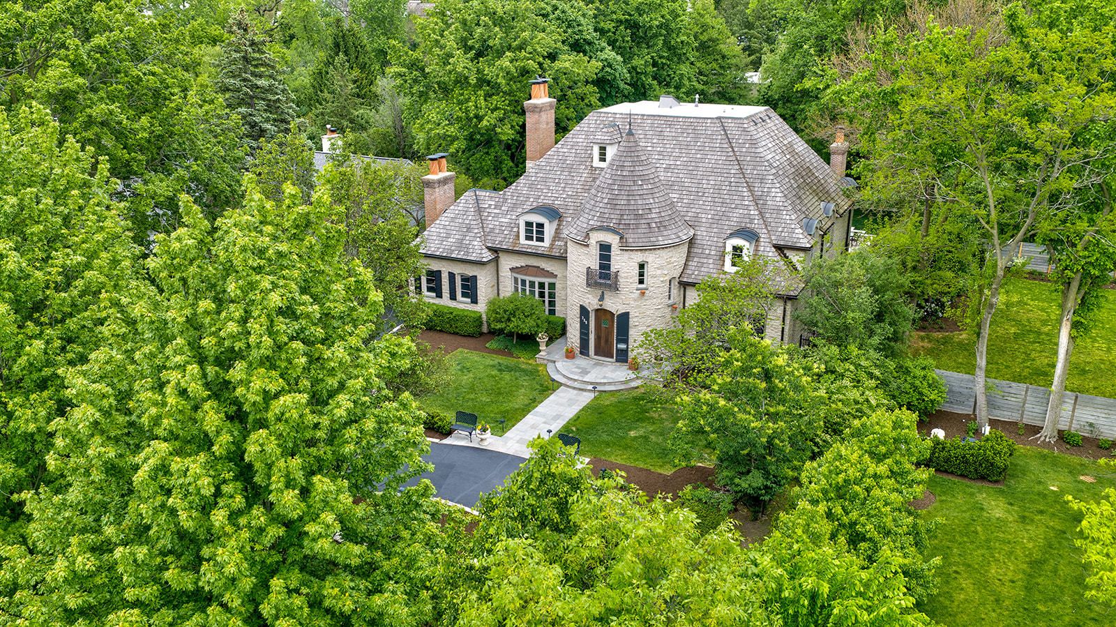 725 Valley Road — Glencoe, IL 60022