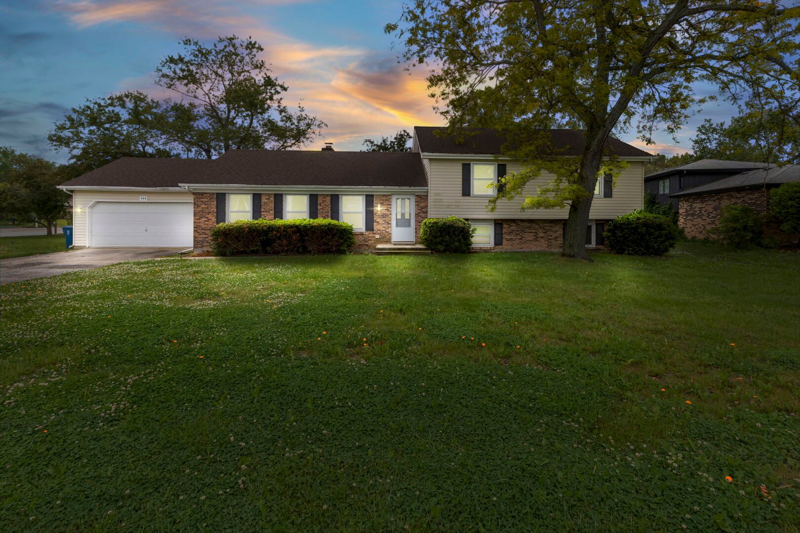 944 Carol Lane — Crete, IL 60417
