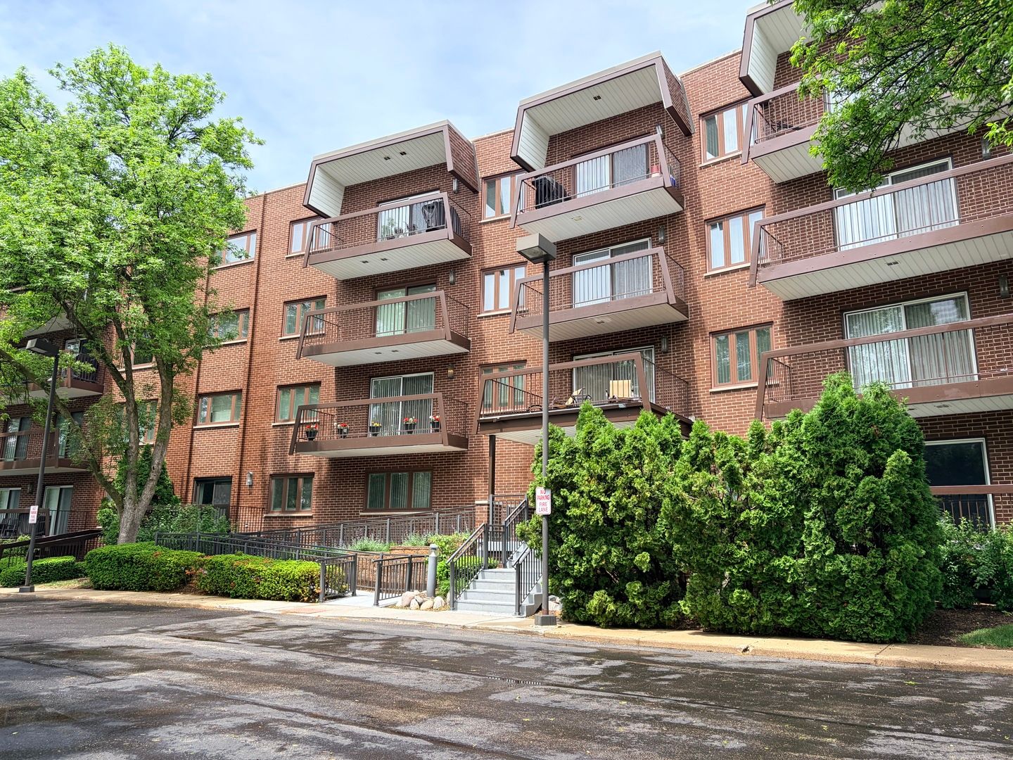 300 E Dundee Road #102A — Buffalo Grove, IL 60089