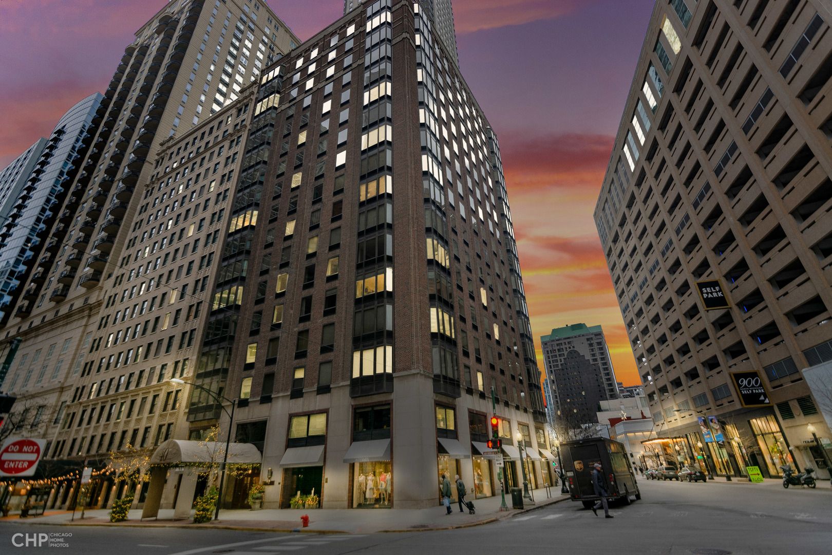 40 E Delaware Place #1204 — Chicago, IL 60611