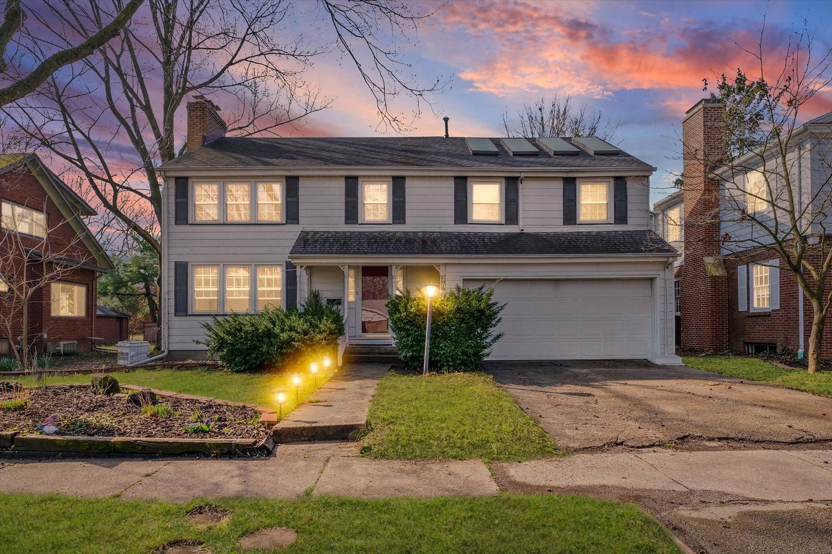 207 W Vermont Avenue — Urbana, IL 61801
