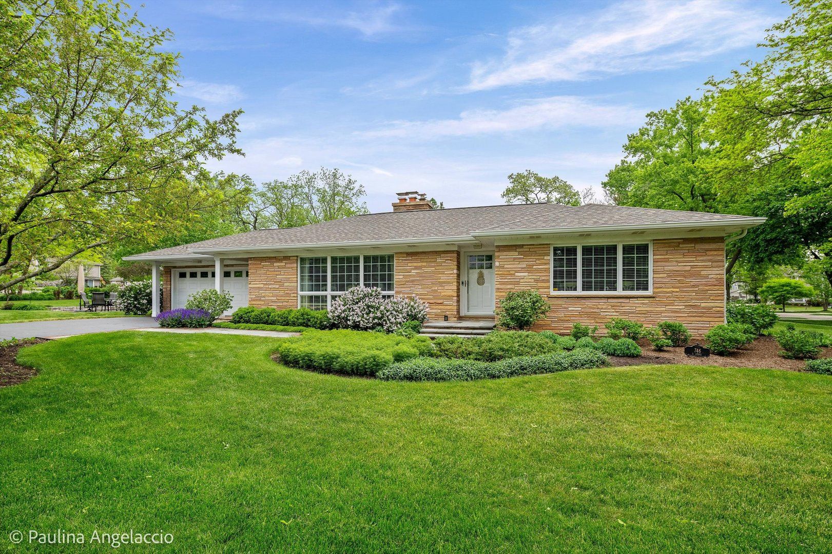 746 S Grove Avenue — Barrington, IL 60010