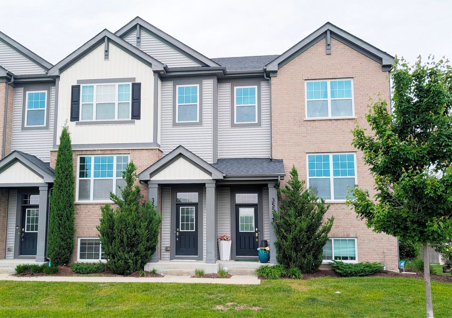 3S513 Barkley Avenue — Warrenville, IL 60563