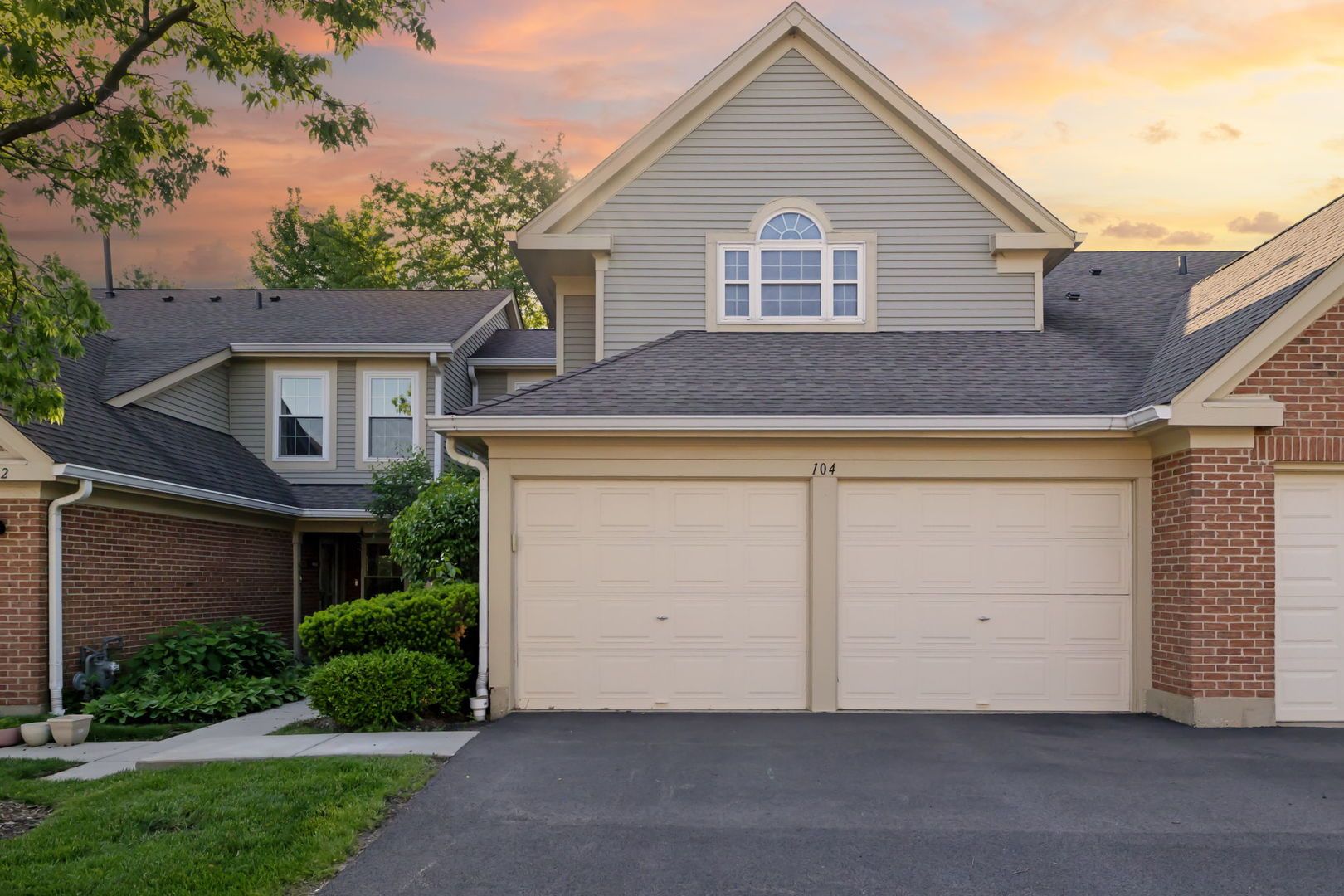 104 Thistle Court — Schaumburg, IL 60194