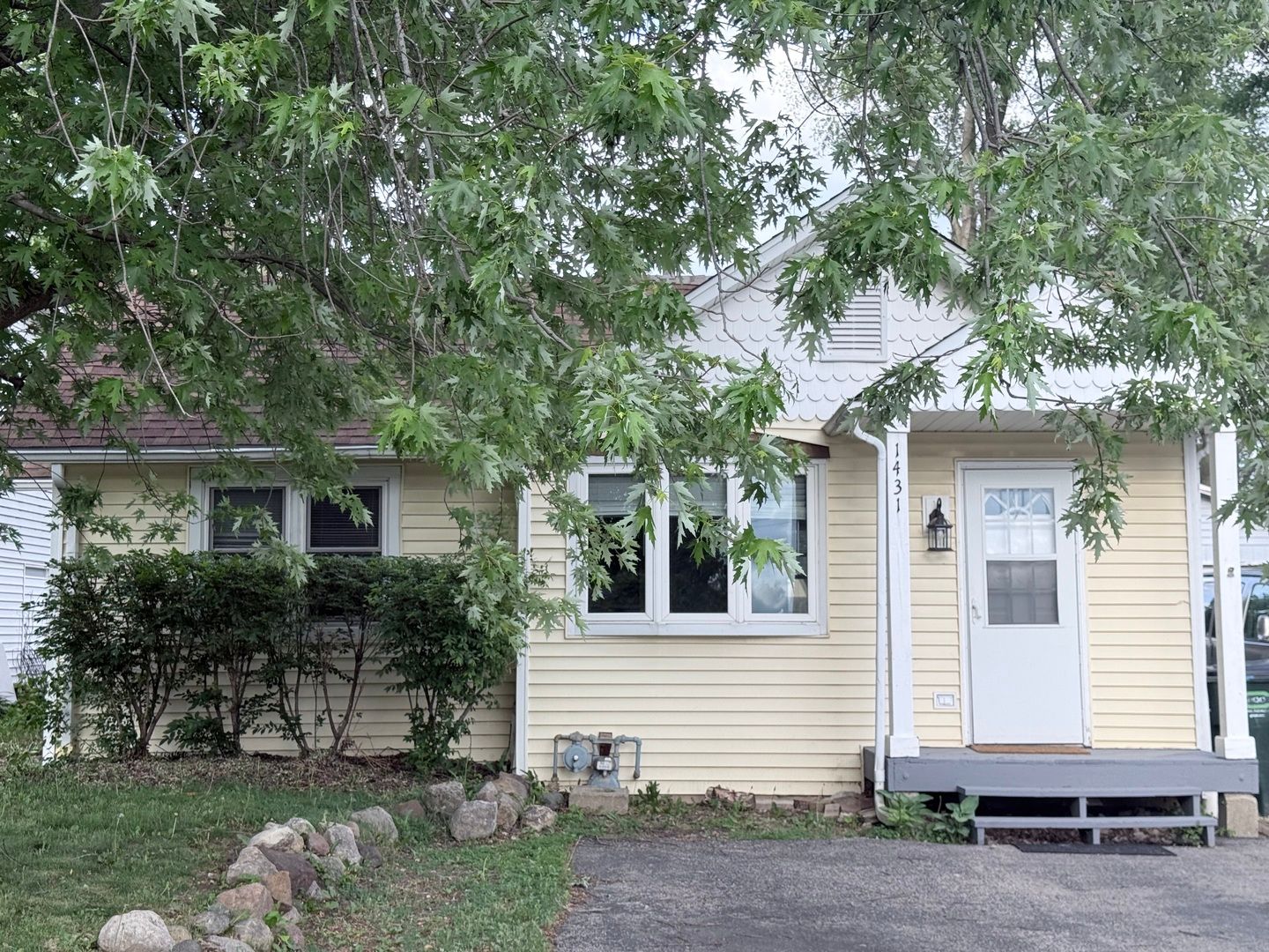 1431 Woodbine Drive — Round Lake Beach, IL 60073