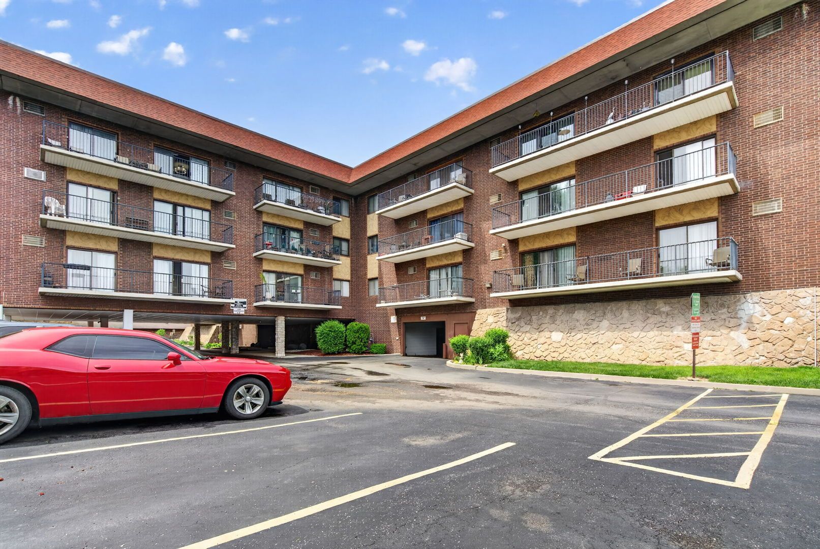 9540 Mayfield Avenue #S307 — Oak Lawn, IL 60453
