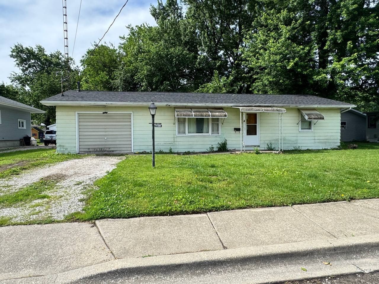 506 E Stevenson Street — Taylorville, IL 62568