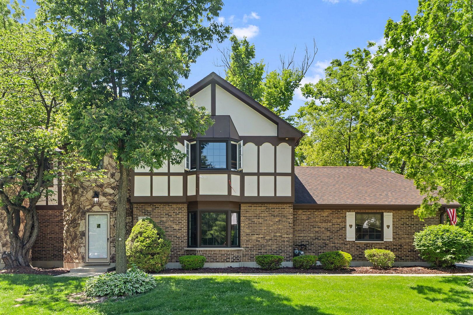 11716 S Black Forest Lane — Palos Park, IL 60464