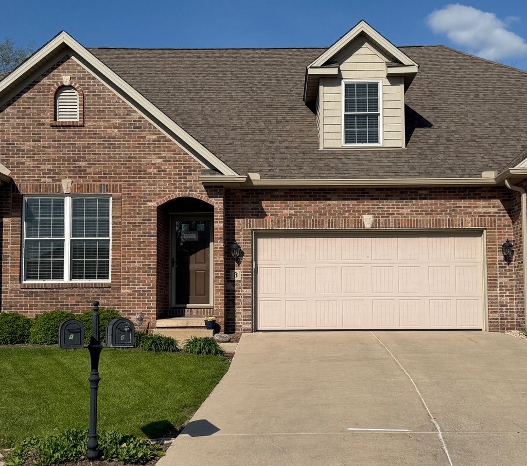 3 Prairie Vista Court — Bloomington, IL 61704