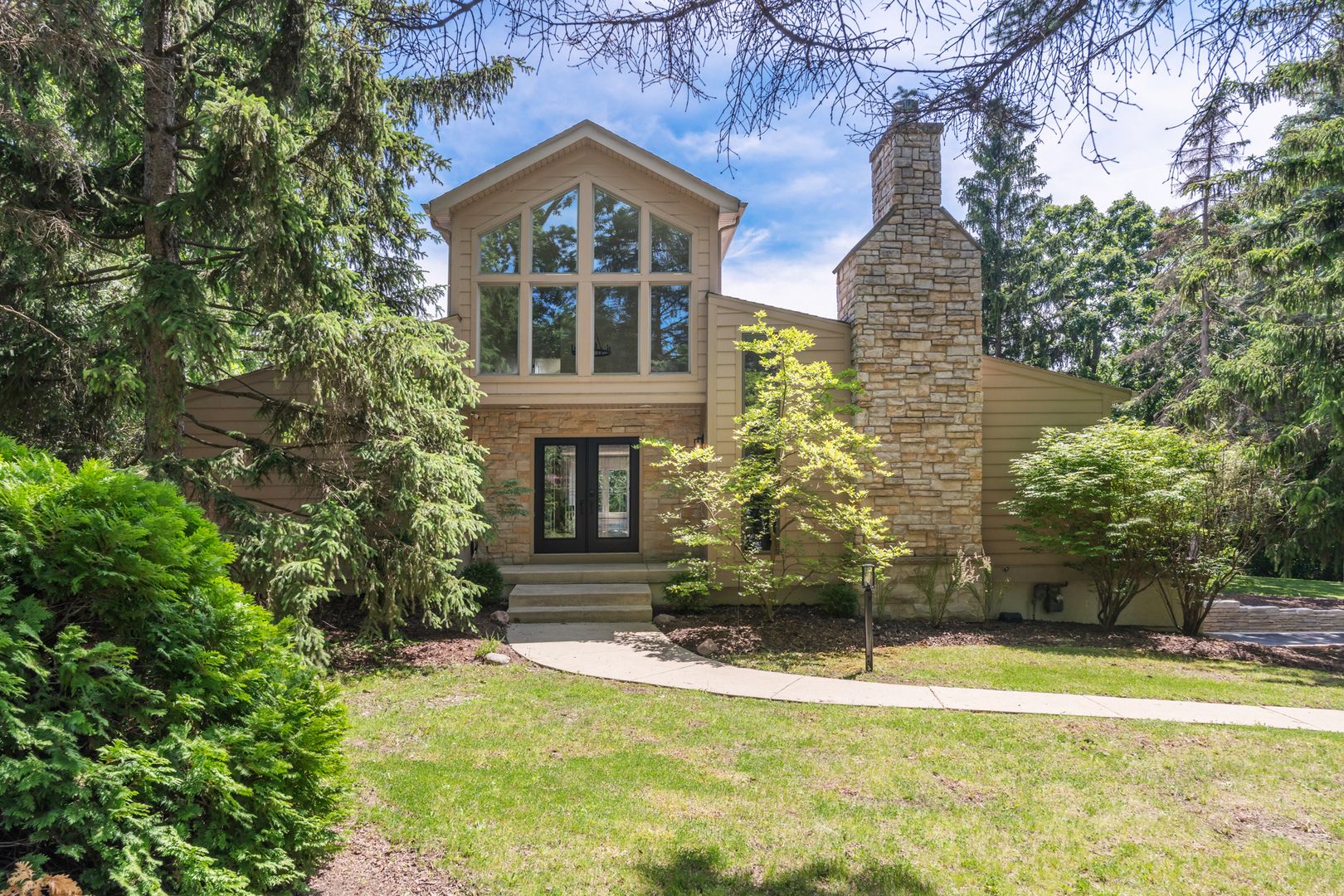 3N010 Lakeview Court — West Chicago, IL 60185