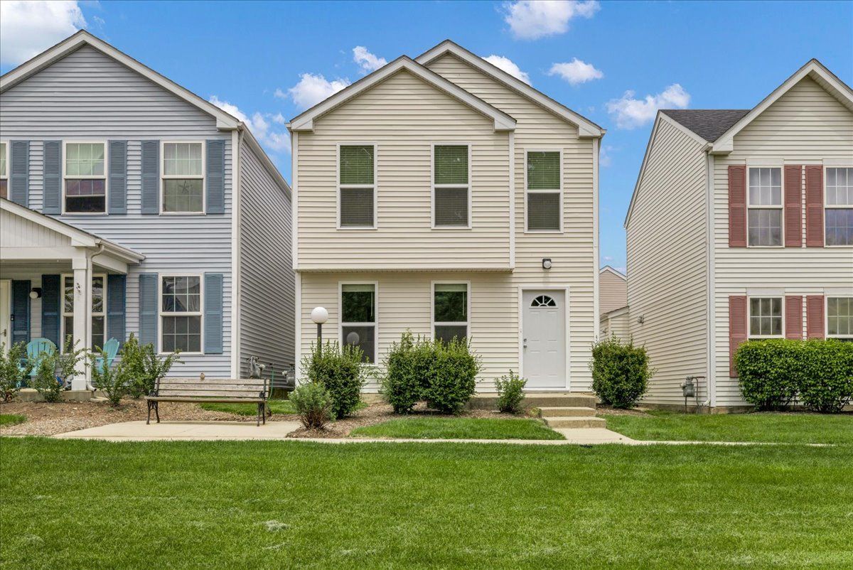 943 Four Seasons Boulevard #943 — Aurora, IL 60504