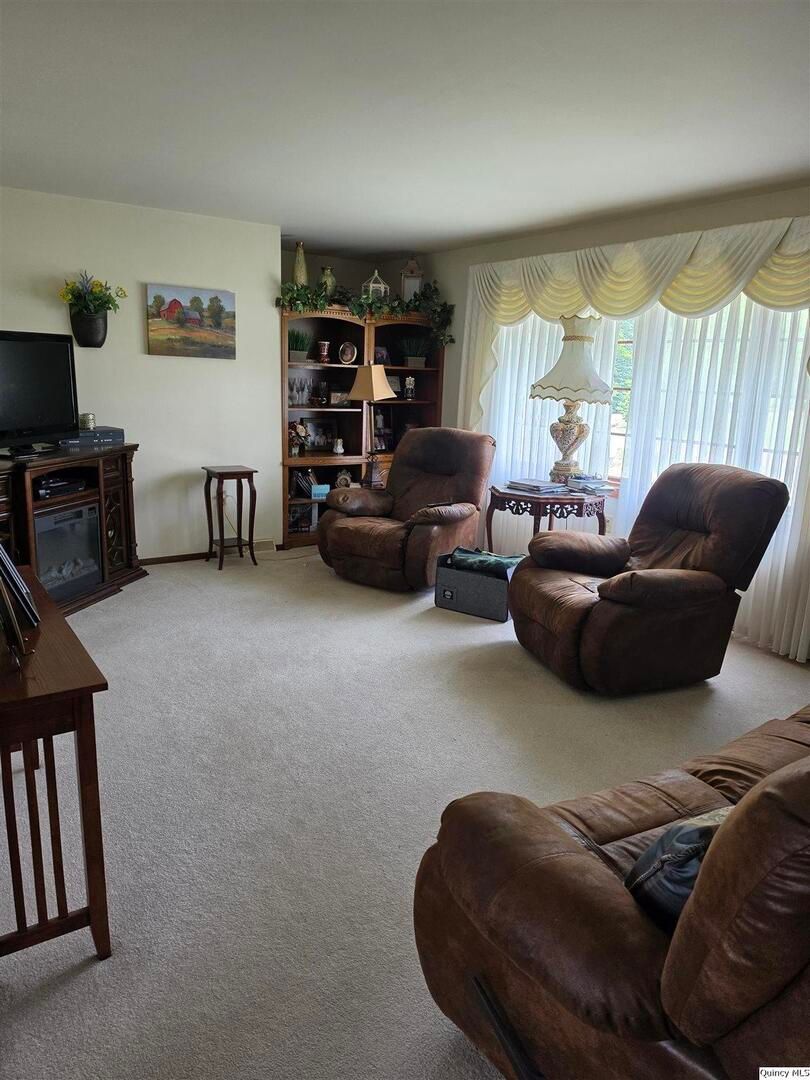 103 E Spring St., Camp Point, IL 62320