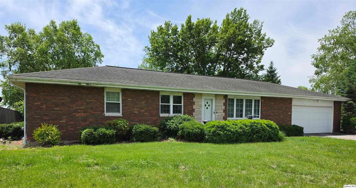 103 E Spring St., Camp Point, IL 62320
