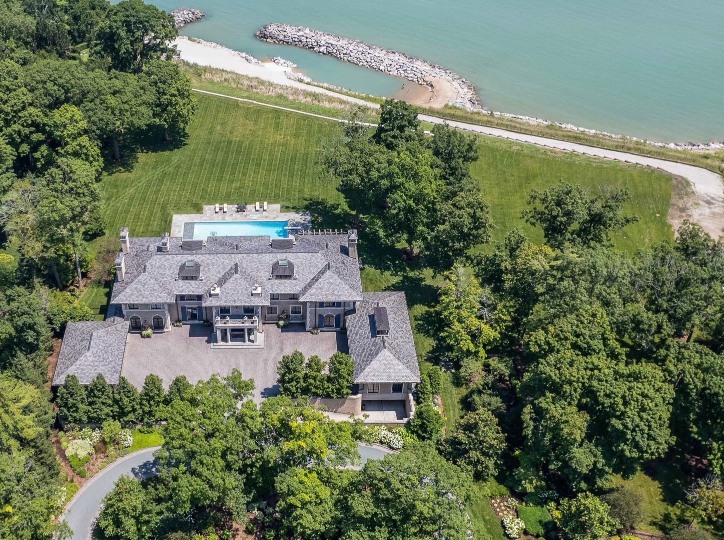 595 Circle Lane — Lake Forest, IL 60045