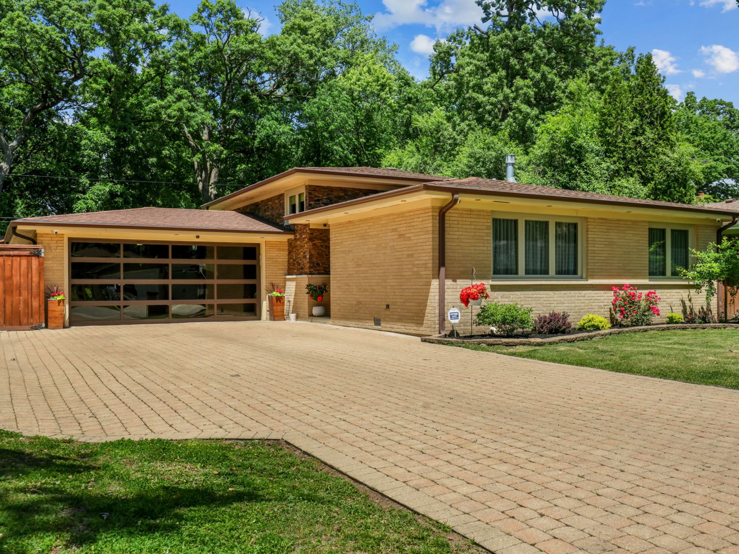 117 Murray Drive — Wood Dale, IL 60191