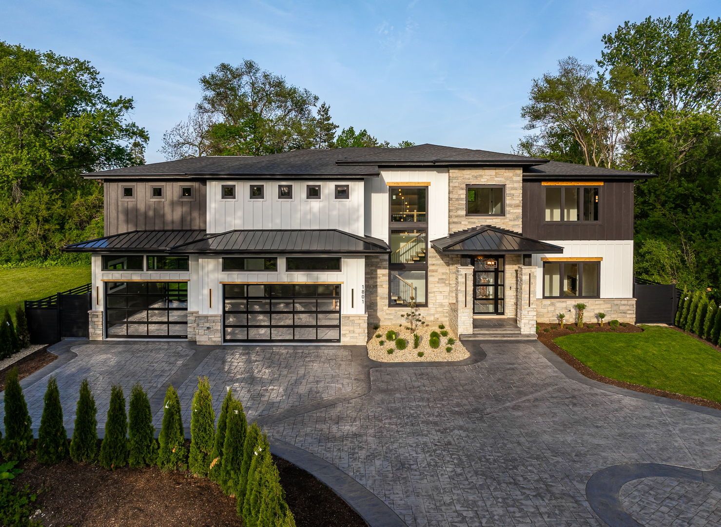 1801 N Clarence Avenue — Arlington Heights, IL 60004