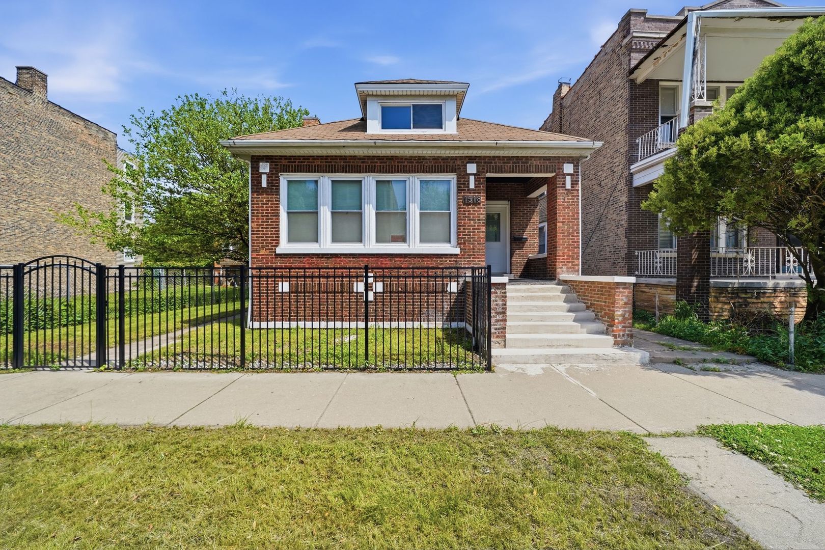1518 E 73rd Place — Chicago, IL 60619