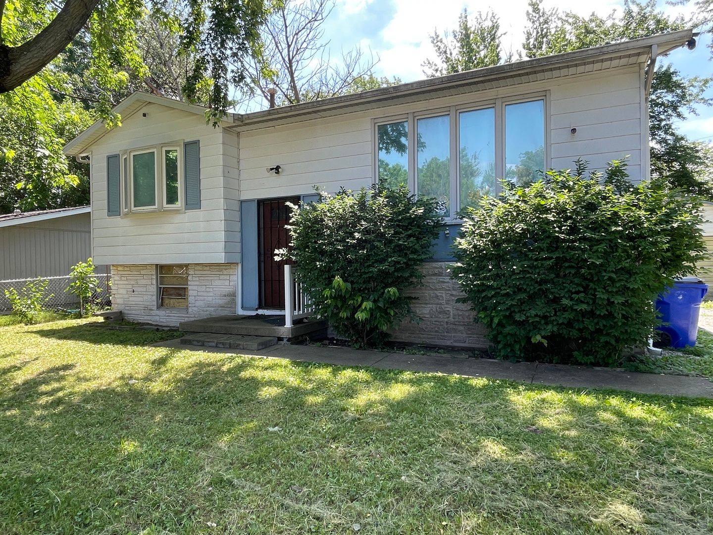 3265 Robin Drive — Decatur, IL 62526
