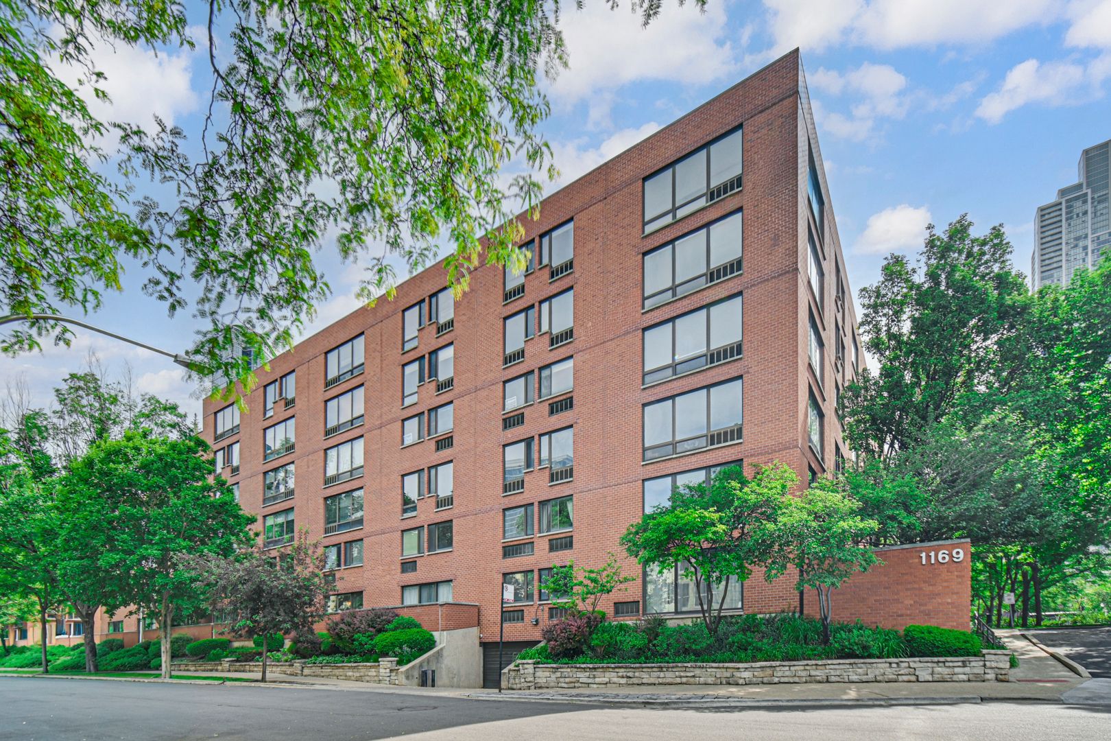 1169 S Plymouth Court #115 — Chicago, IL 60605