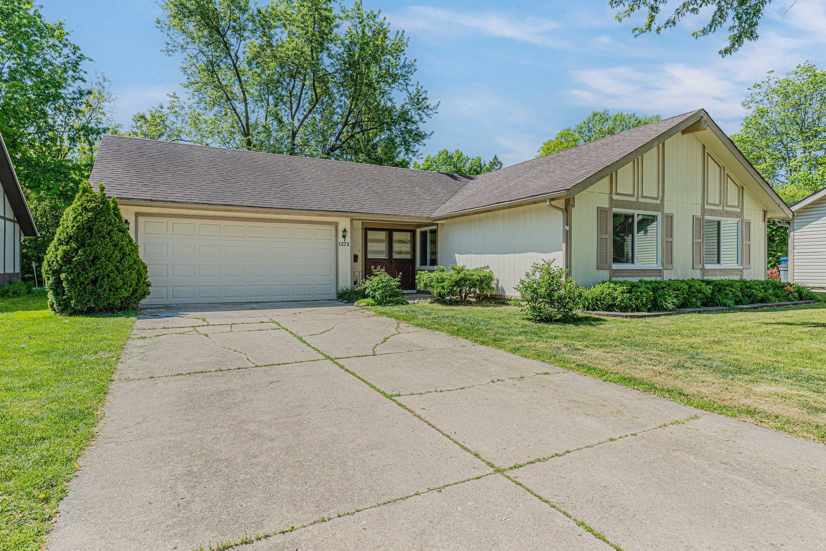 1272 Arlington Drive W — Hanover Park, IL 60133