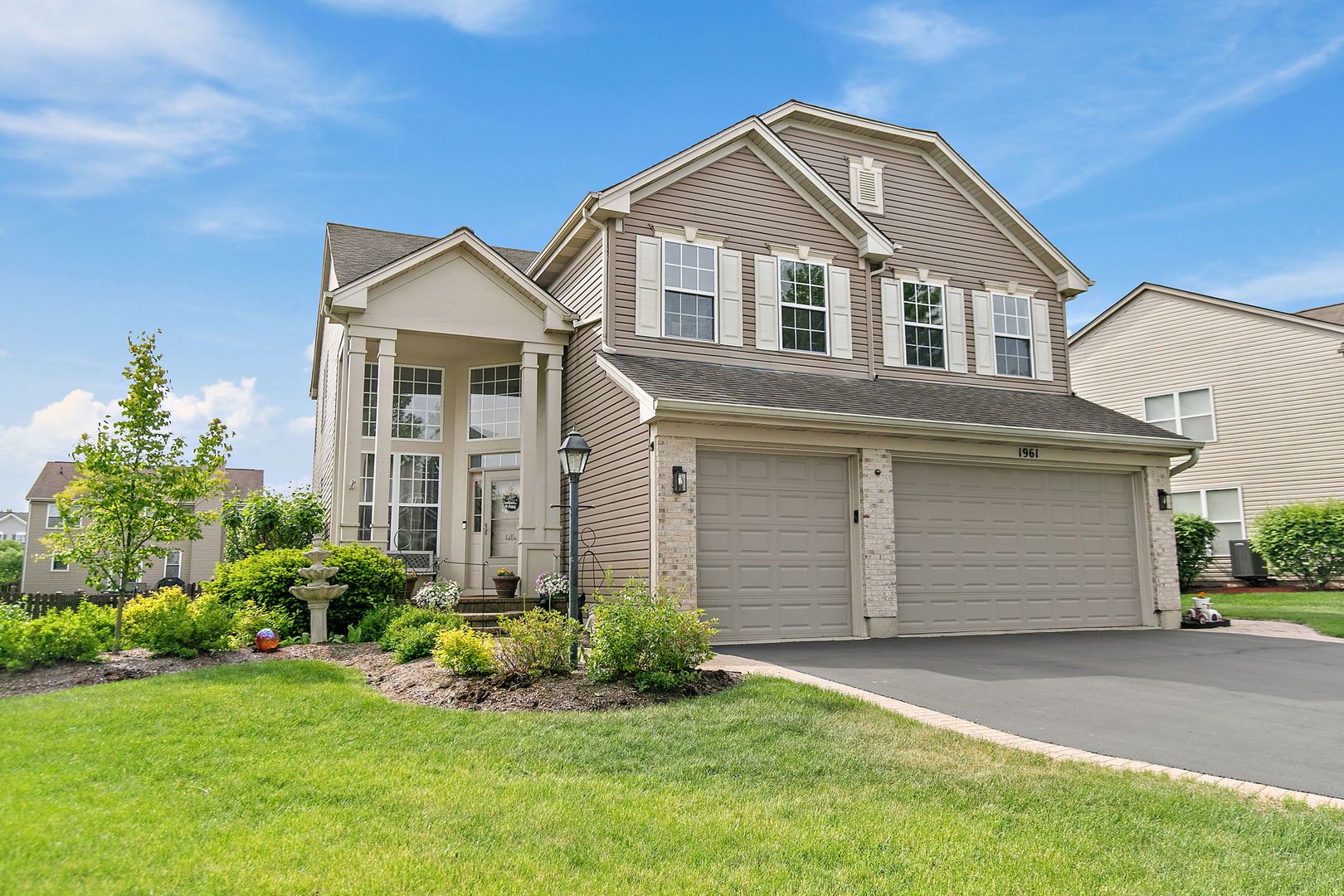 1961 Broadsmore Drive — Algonquin, IL 60102