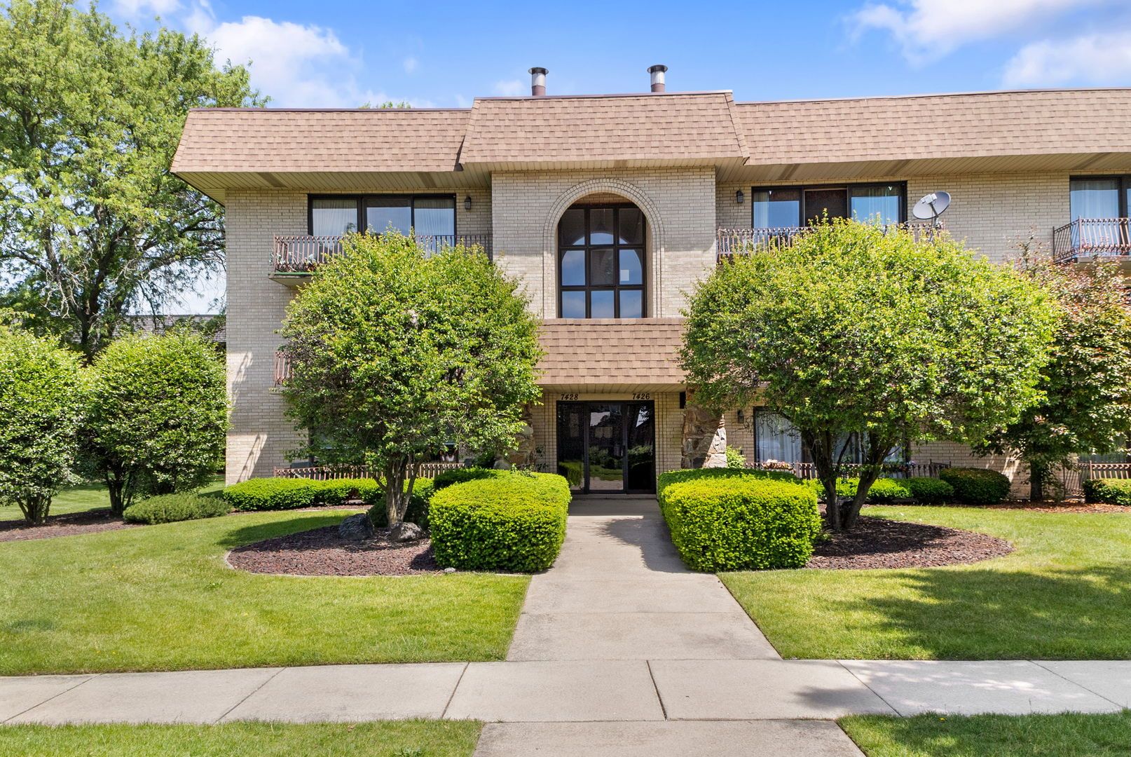 7428 W 153rd Street #1W — Orland Park, IL 60462