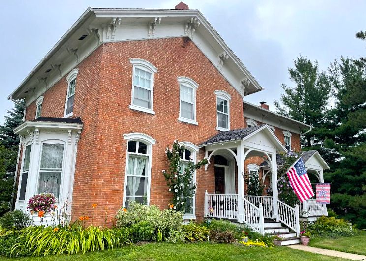 304 E Broadway — Mt. Carroll, IL 61053