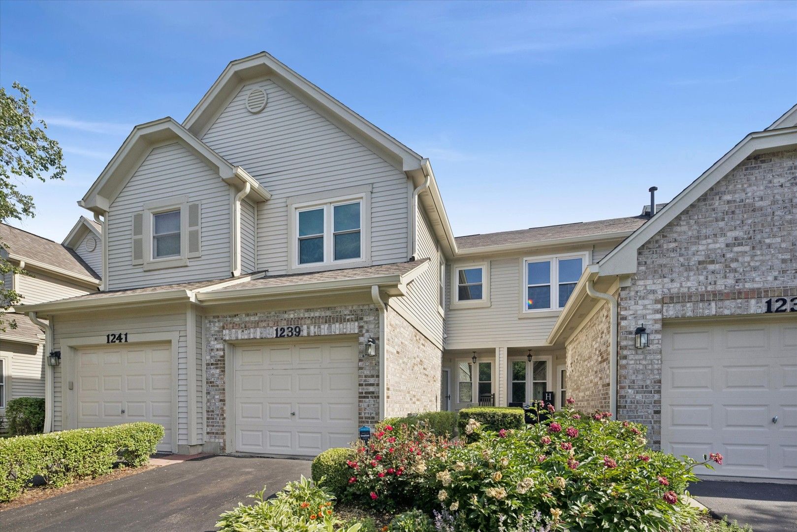 1239 Tennyson Lane — Naperville, IL 60540