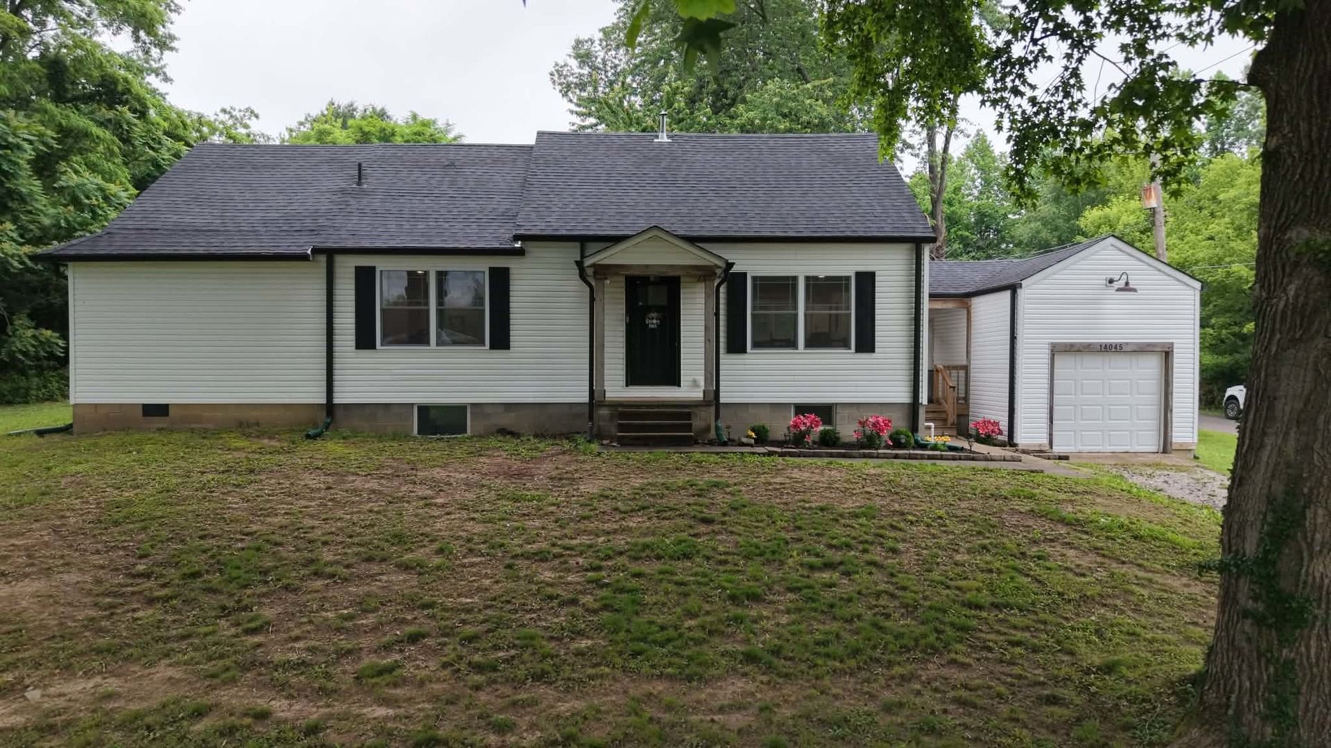 14045 State Highway 34 Highway — Benton, IL 62812