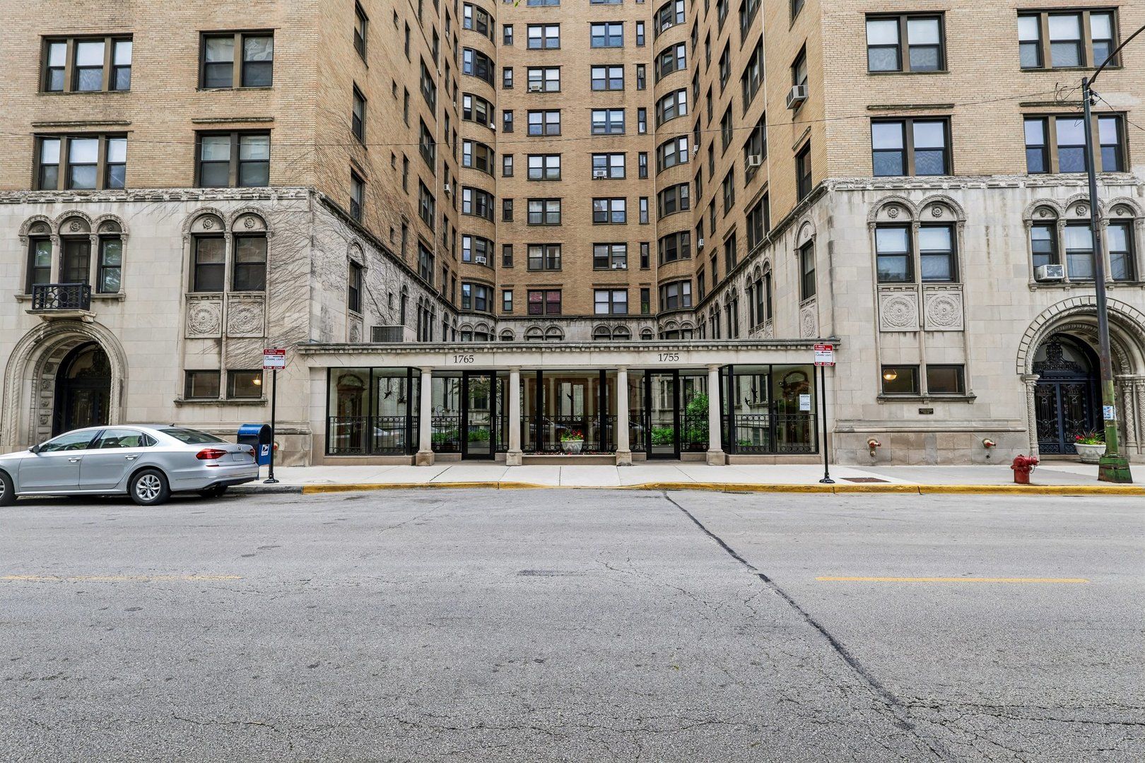 1755 E 55th Street #605 — Chicago, IL 60615