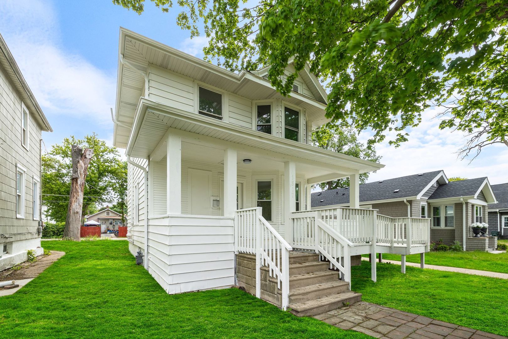 1817 Victoria Avenue — North Chicago, IL 60064