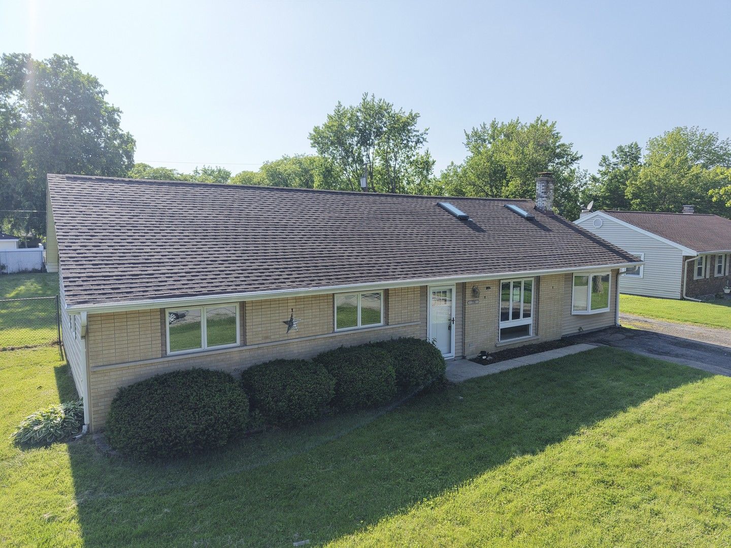 7706 WARWICK Avenue — Darien, IL 60561